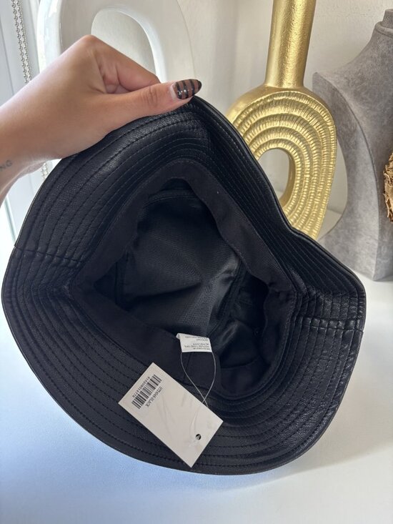 LUNA B New Bucket Hat Black Faux Leather